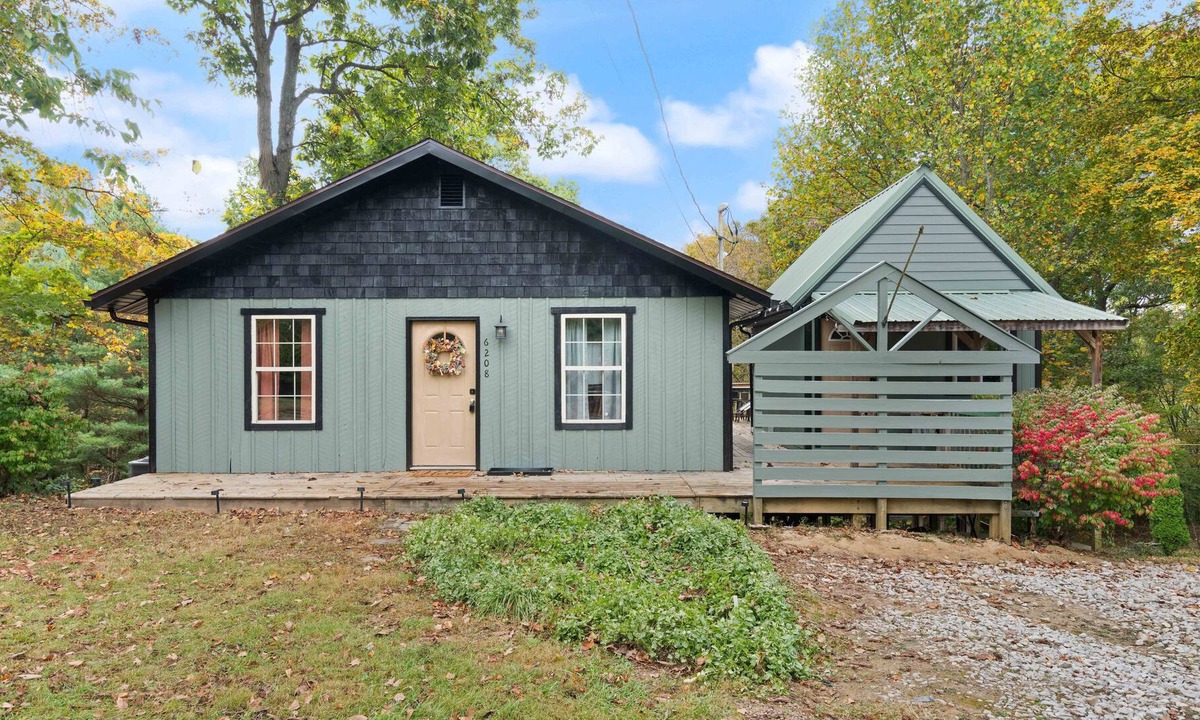 Taswell Cabin | Piney Owl nestled @ Patoka Lake