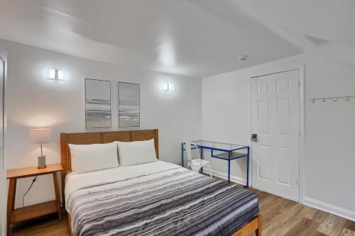 Pittsburgh House | Pittsburgh Troy Hill 2C Modern Private Bedroom with Shared Bathroom
