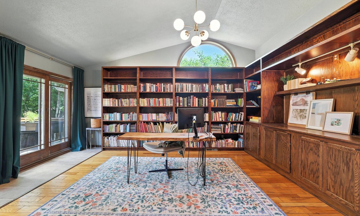 Fridley House | Play and Stay- Big Family Retreat