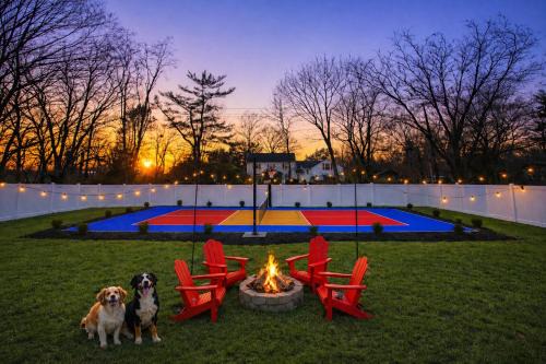 Indianapolis House | Play Pickleball & Shoot Hoops, Near Grand Park & Downtown Indy