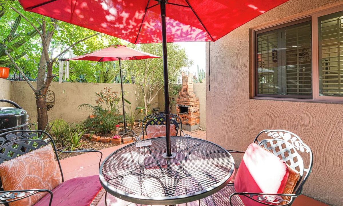 Villa Green Condo | Pool Access & Private Patio! Prime Arcadia Condo