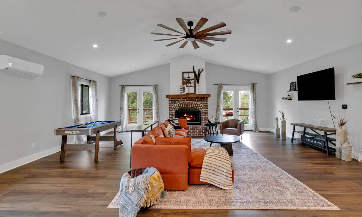 Oakhurst House | Pool Table, Fireplace, Patio, Office
