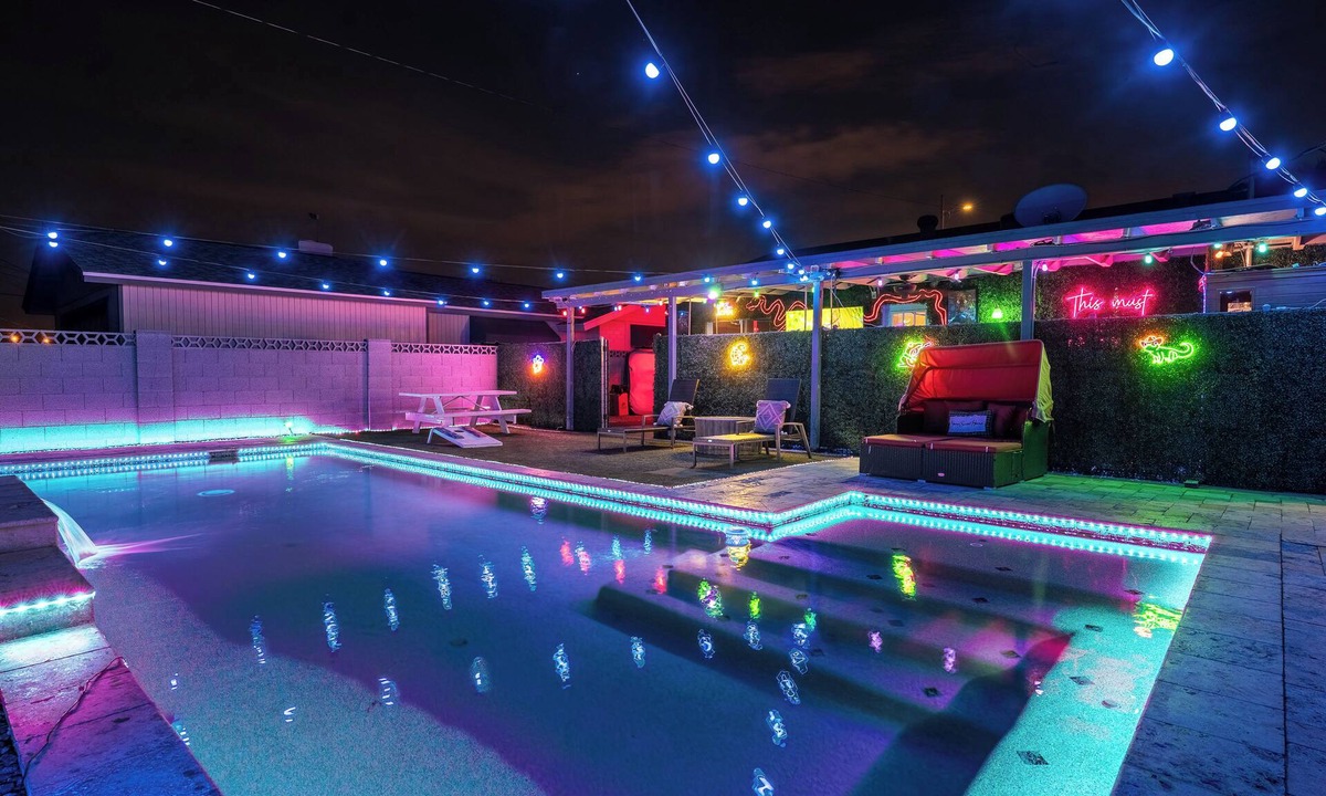 Scottsdale Estates Six House | Poolside Nights & Neon Vibes! Scottsdale Escape