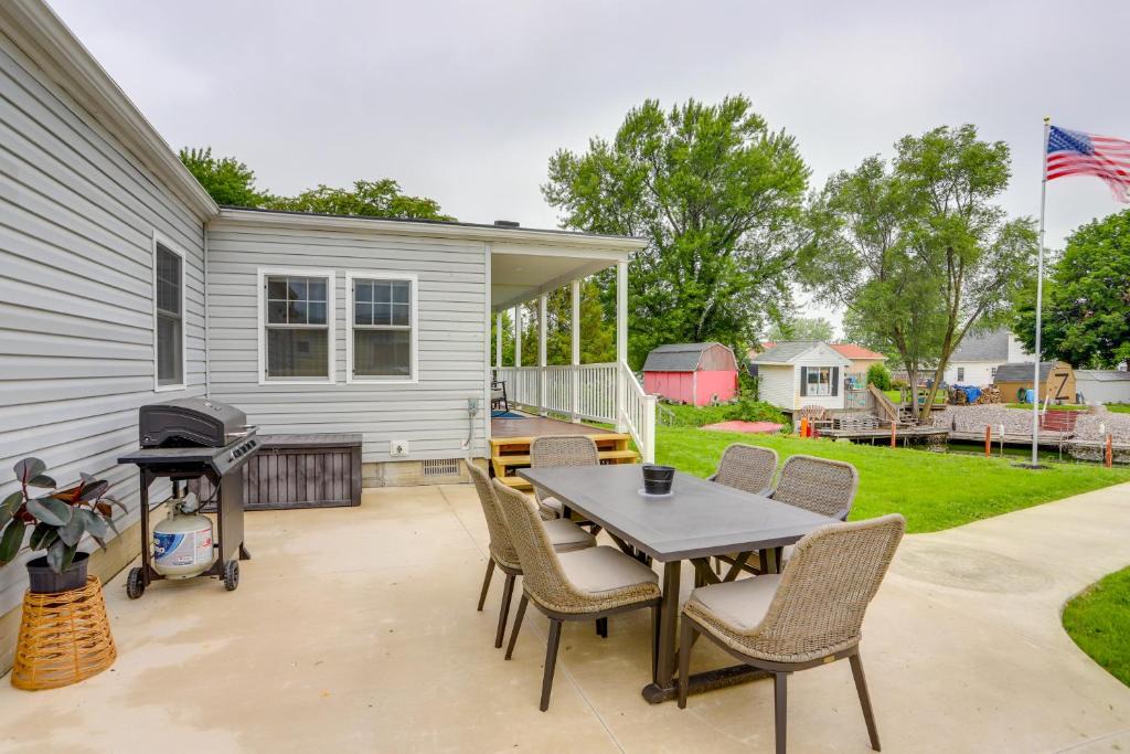 Port Clinton House | Port Clinton Vacation Rental w/Boat Dock & Grill!