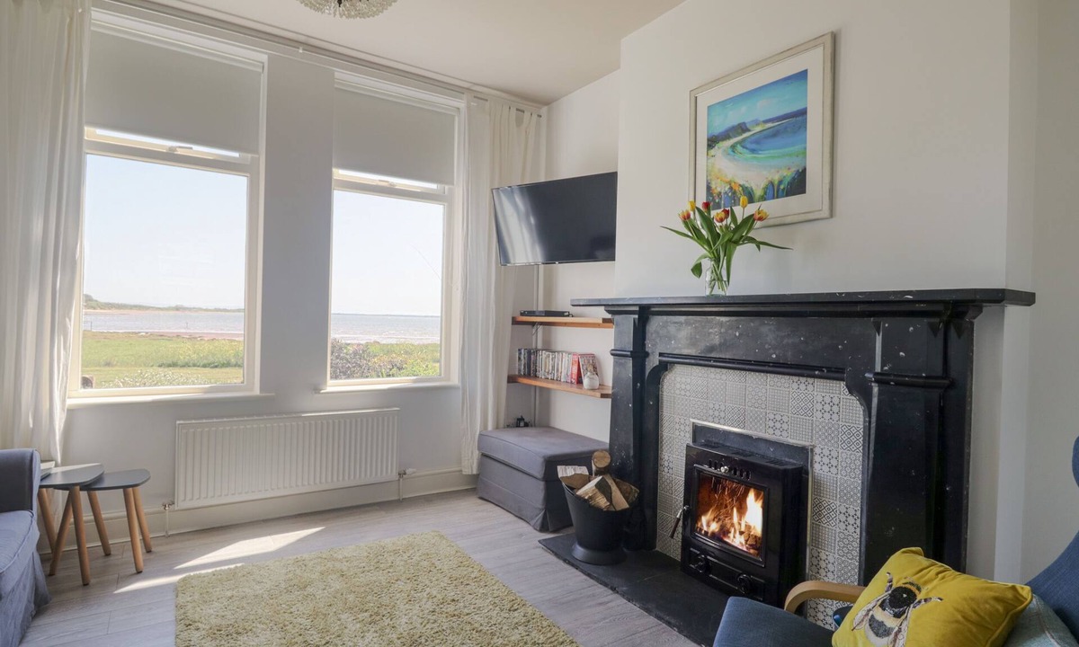 Cummertrees Cottage | Pow-wow Shore Cottage