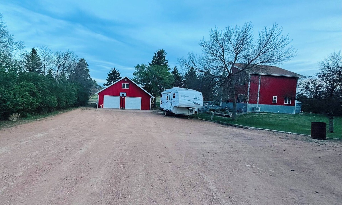 Belfield House | Prairie and Pine! Beautiful homestead featuring 4 bedrooms in Belfield, ND