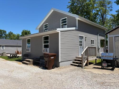 Geneva-on-the-Lake House | Prime East End Location Walk Everywhere