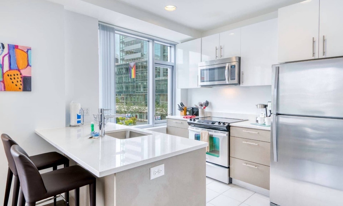 East Cambridge Apartment | Private Apt Near Kendall Square and Charles River