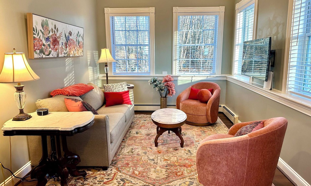 Greene House | Private Cozy 1-bedroom with Mt. Washington View close to Hospitals