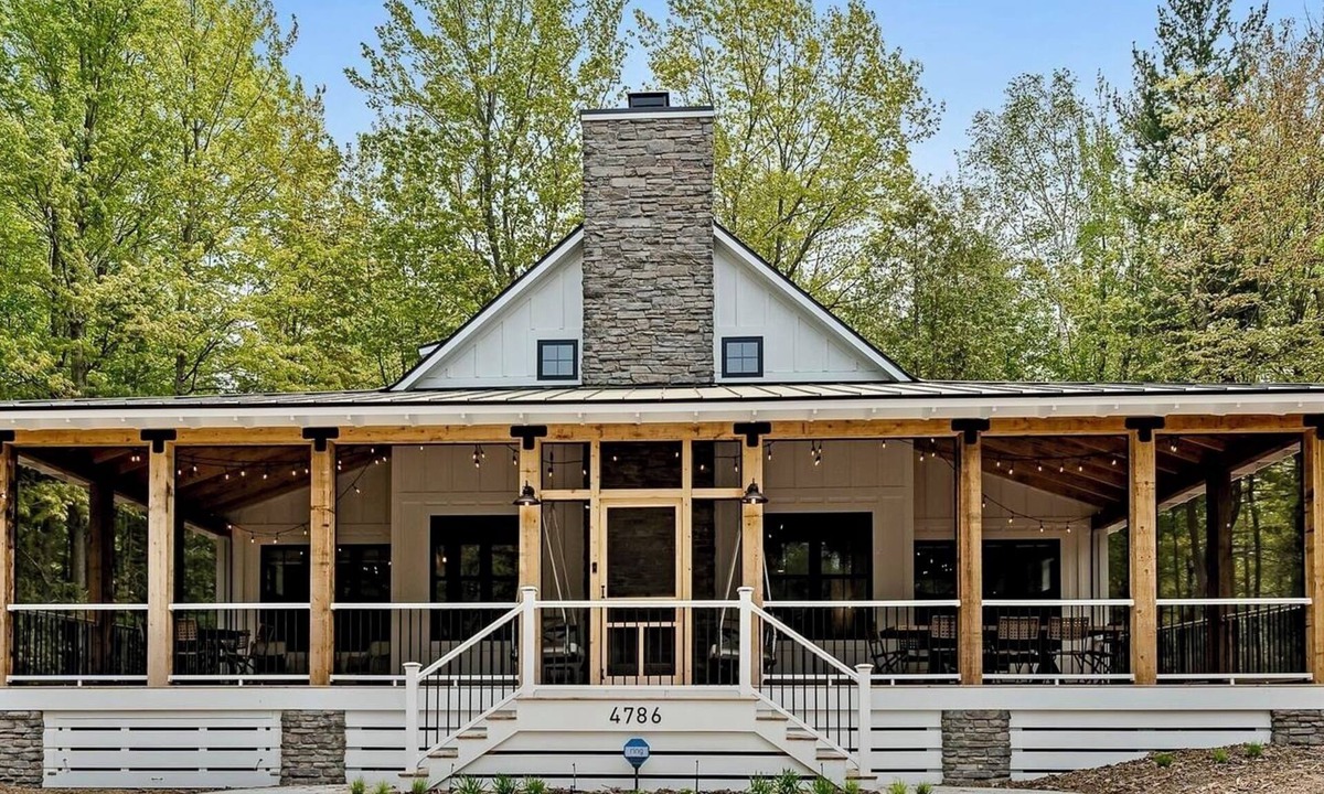 Mears Cottage | Private Lake MI Beach Access | Screened Porch + Fireplace