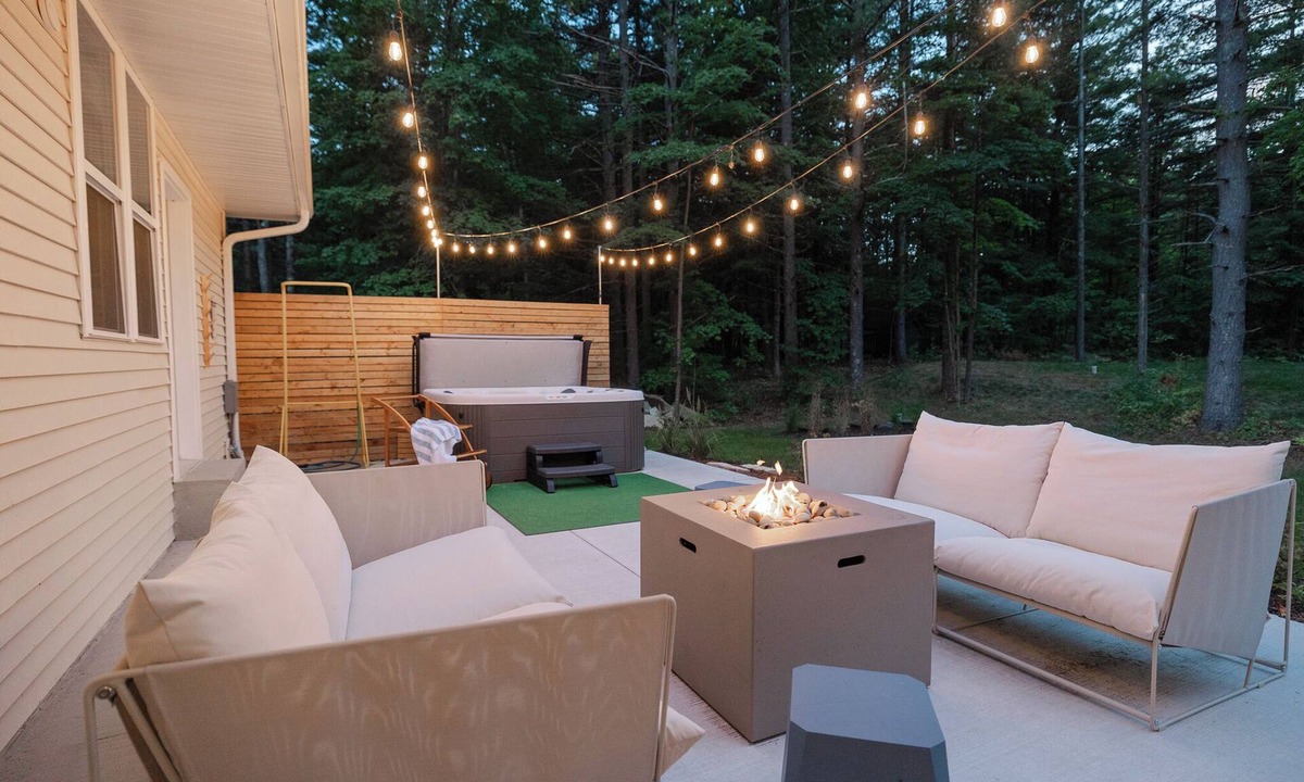 Ellison Bay House | Private Wooded Retreat w/Hot Tub & Fireplace - Near Sister Bay