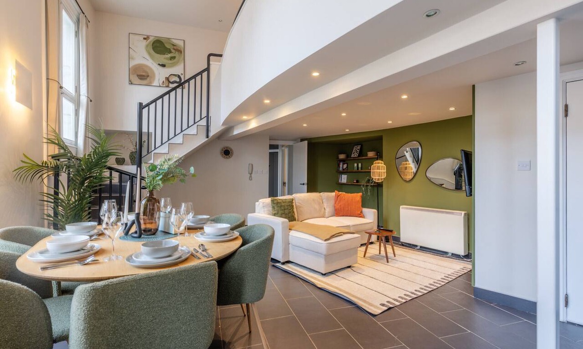Newcastle-upon-Tyne Apartment | Properties Unique | Watergate