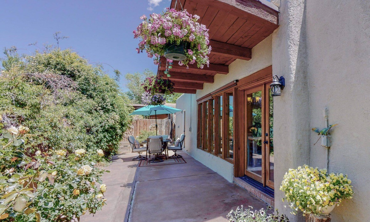 Rio Grande Blvd House | Pueblo Home Minutes to Old Town