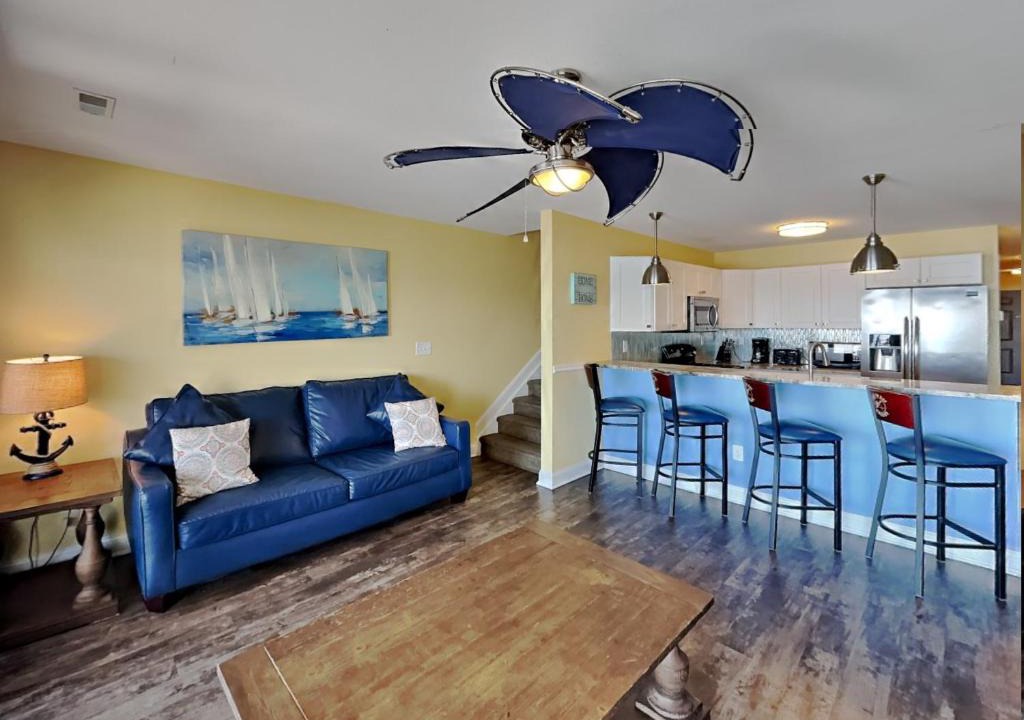 Put-in-Bay House | Put-in-Bay Waterfront Condo #202