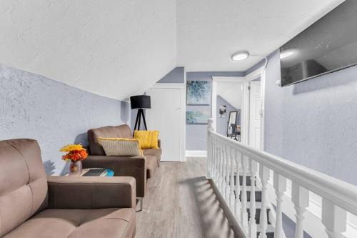 University Circle Apartment | Quaint 2 Bedrooms in Historic Little Italy