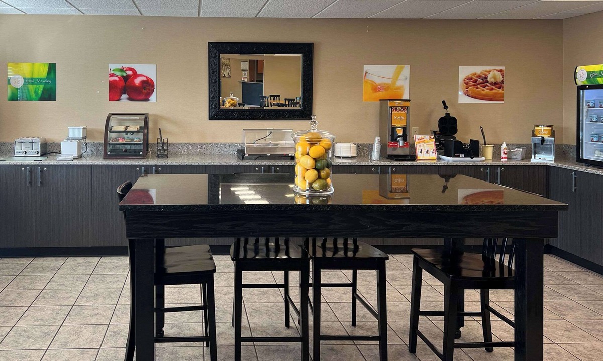 Huntington Hotel | Quality Inn Huntington University Area