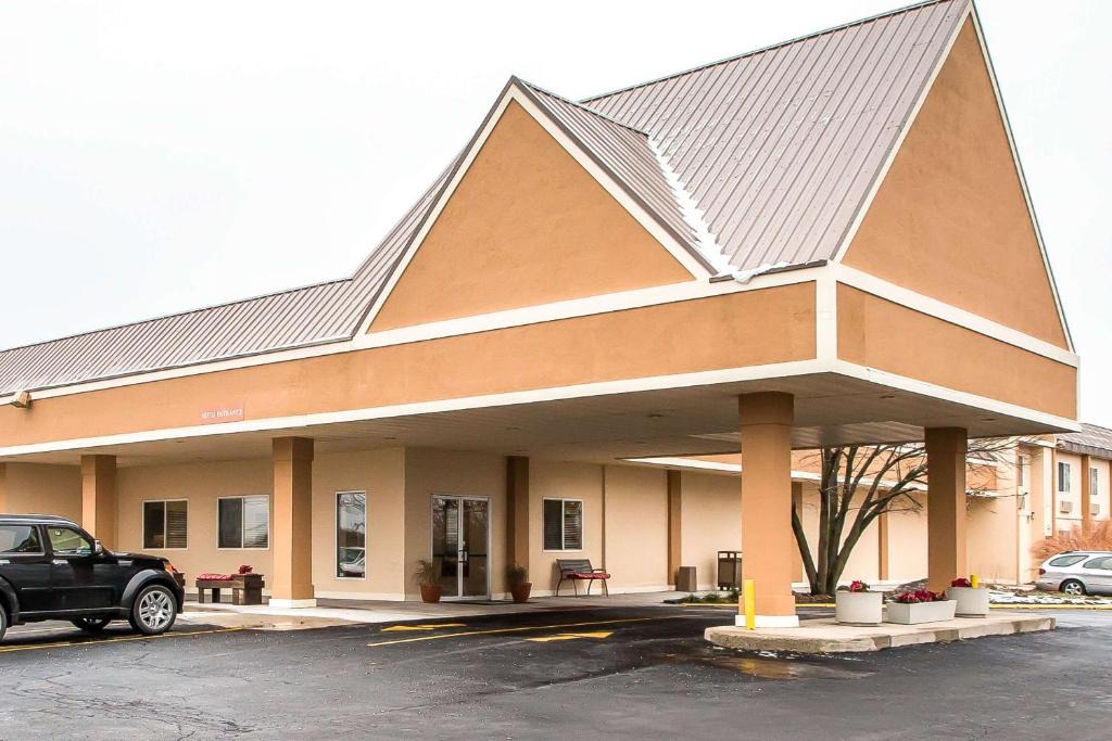 Morris Hotel | Quality Inn Morris I-80