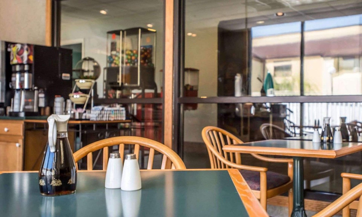 West Milton Hotel | Quality Inn New Columbia–Lewisburg