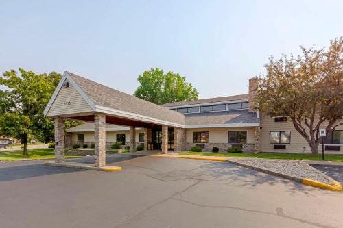 Oshkosh Hotel | Quality Inn Oshkosh Aviation Park