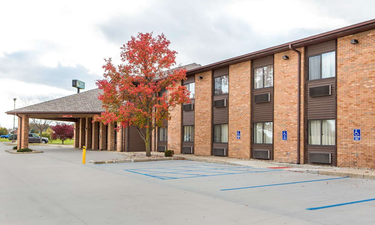 St. Marys Hotel | Quality Inn St. Mary's
