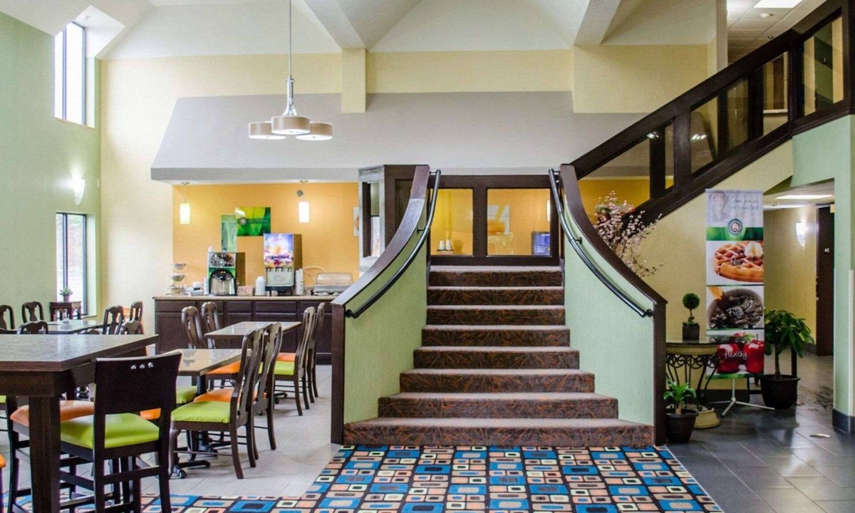 Medina Hotel | Quality Inn & Suites Medina - Akron West