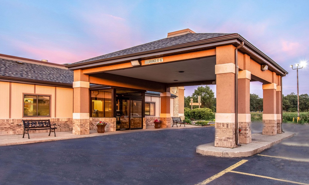 Muskegon Hotel | Quality Inn & Suites