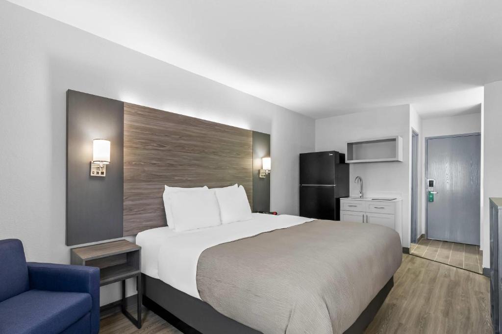 New Martinsville Hotel | Quality Inn