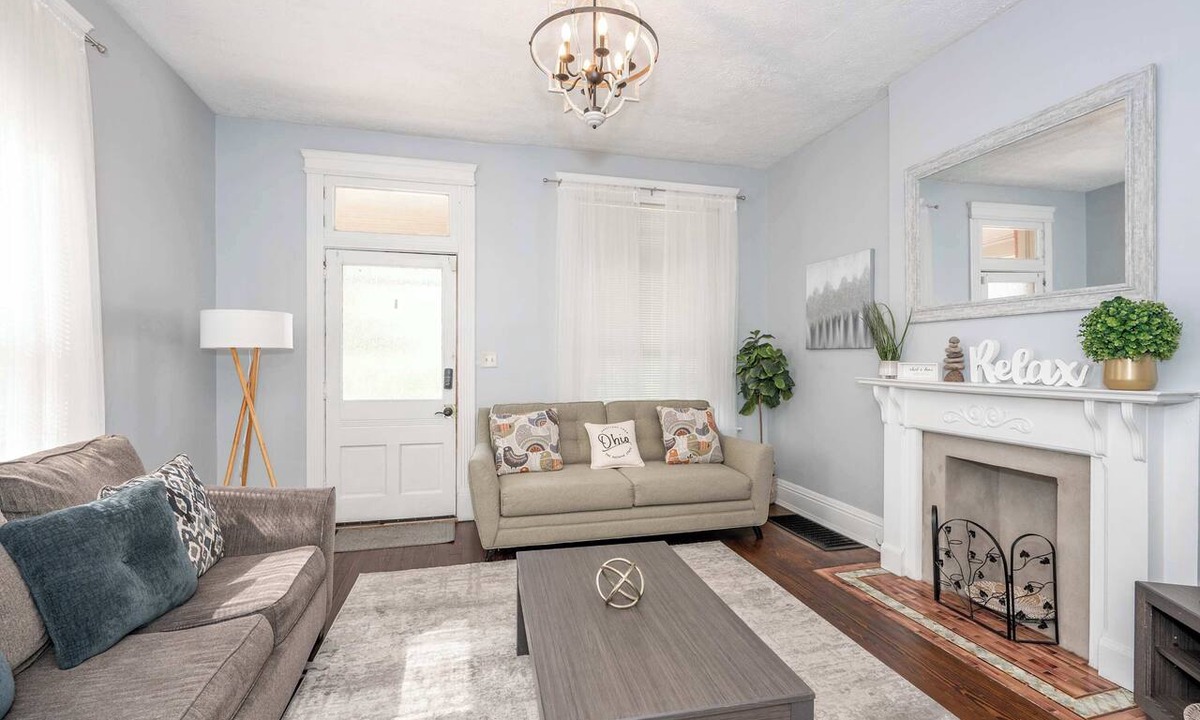 Mount Auburn Apartment | Queen City Suites 1 - For 3