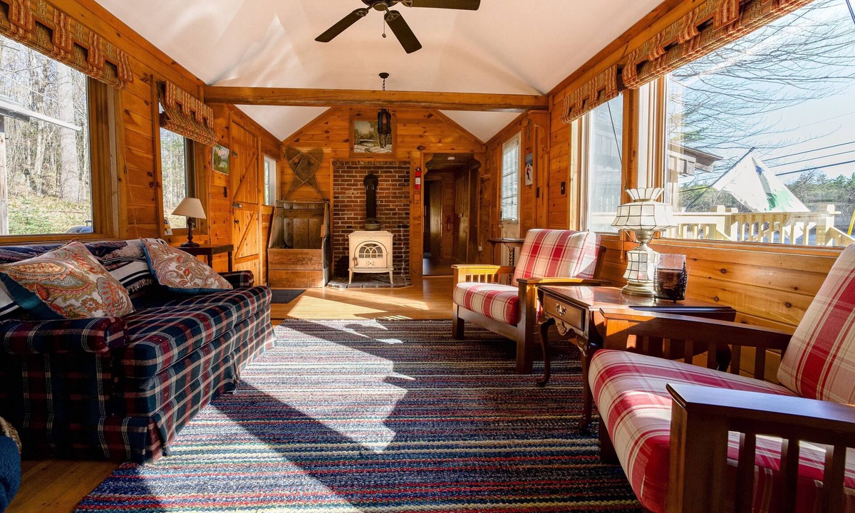 Locke Mills Cabin | Quiet cabin near Mt Abram and Sunday River