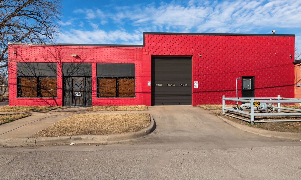 Wichita House | Quiet King Suit/Workspace/Near Downtown