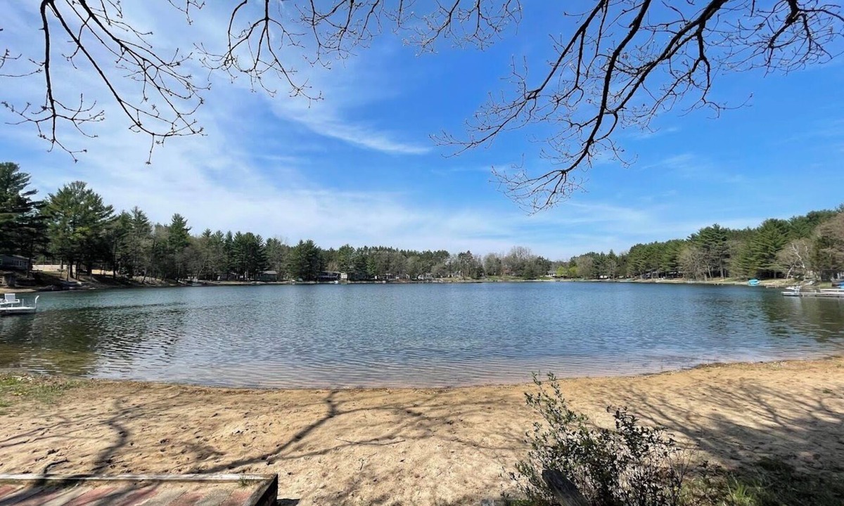 Neshkoro House | Quiet Lake with Kayaks and Direct Beach Access!