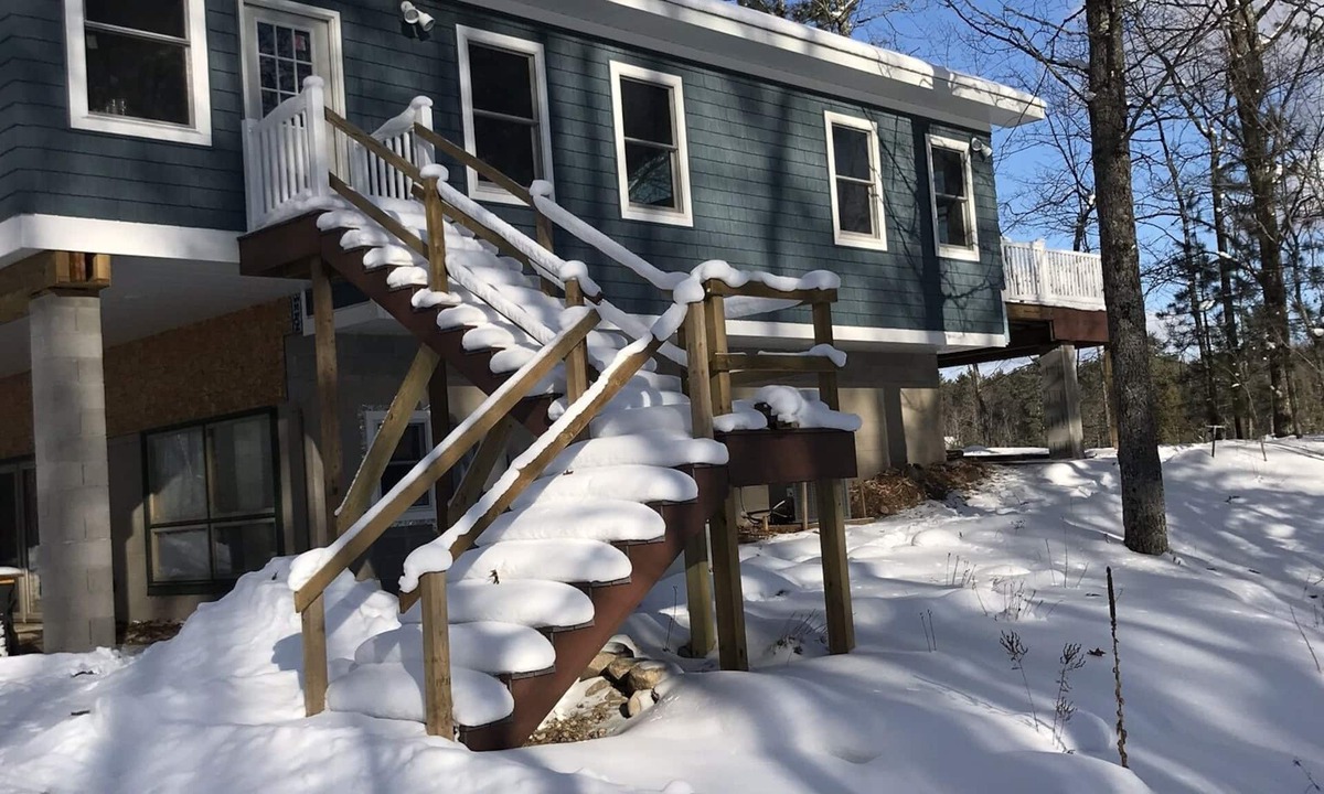 Millersburg House | Quiet location nestled on no wake lake.