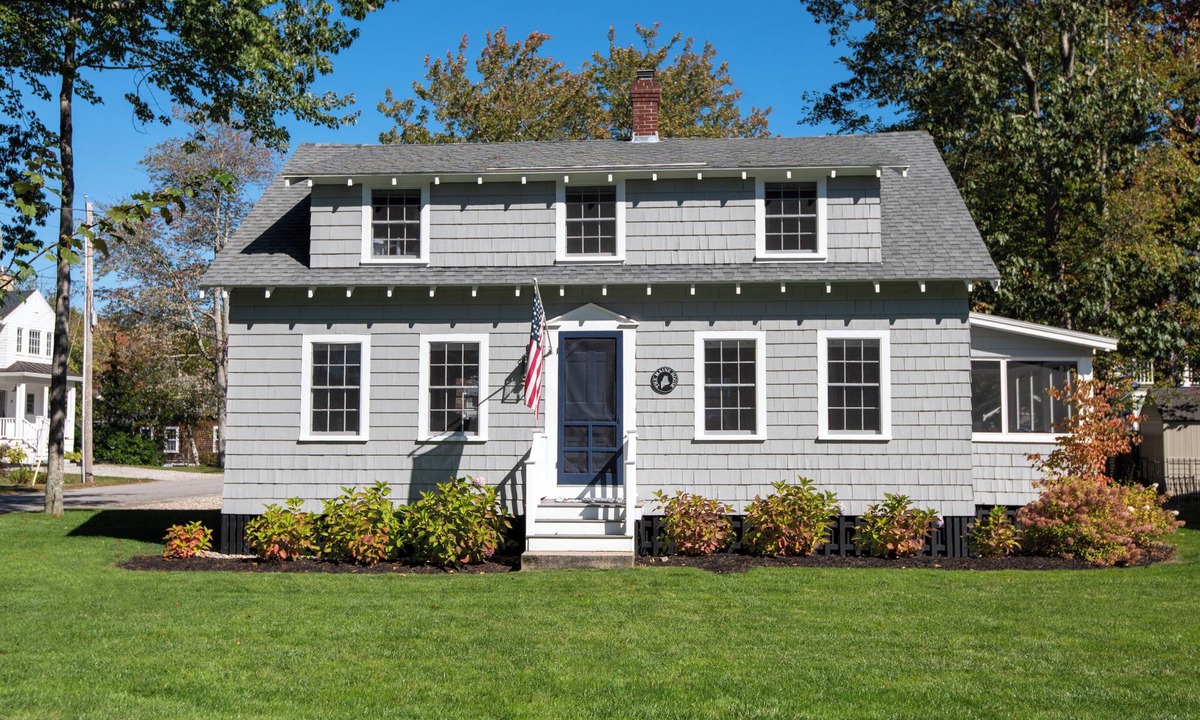 Kennebunkport Cottage | Quintessential Goose Rocks Beach Cottage in Prime Location