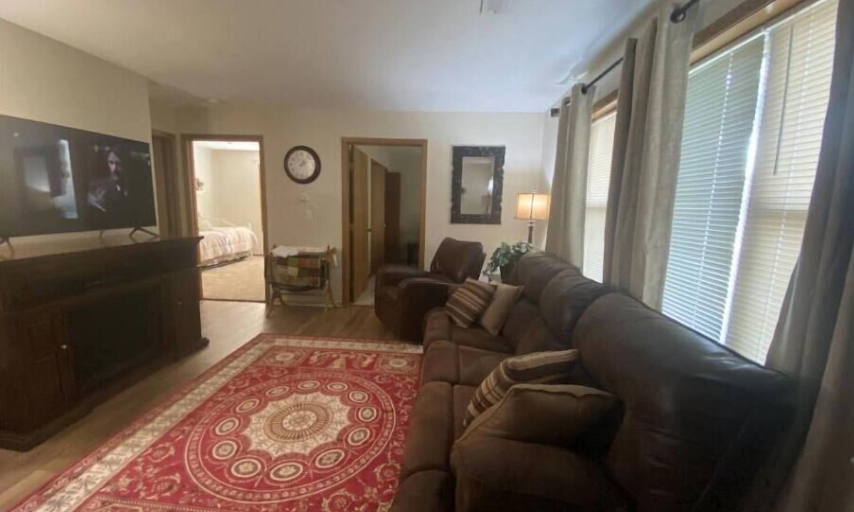 Sioux Falls Apartment | R Place - Peaceful and quiet apartment! Easy access to all surrounding area.