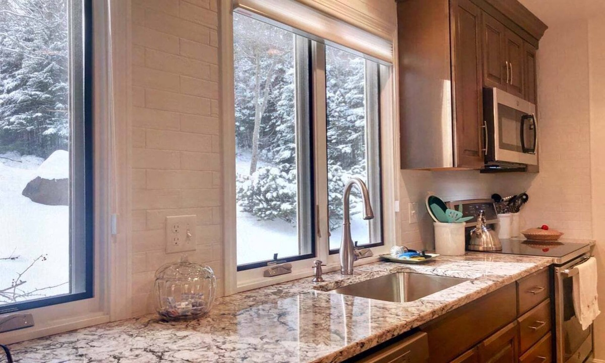 Bretton Woods Villa | R21 Completely Renovated Bretton Woods Condo, AC, Unbeatable Ski-in Ski-out Location! Fast Wifi