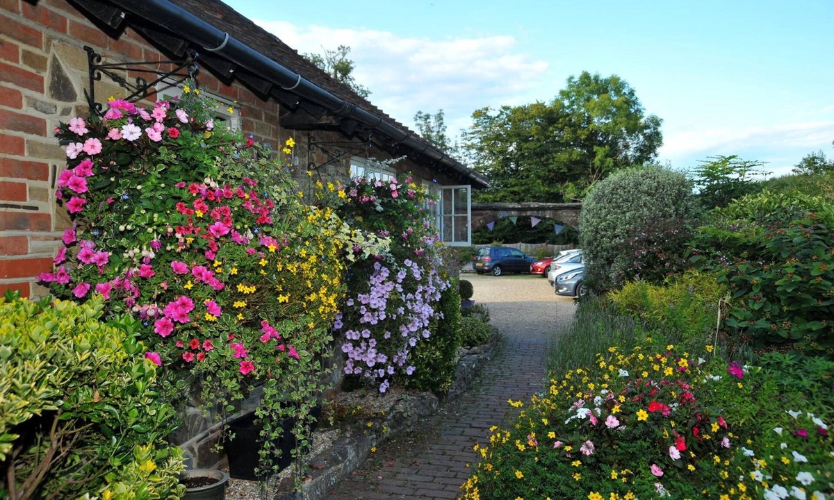 Barns Green Hotel | Random Hall Hotel