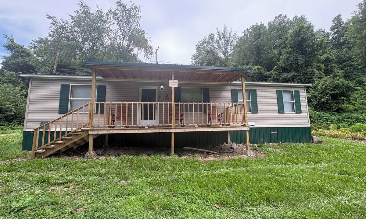 Omar House | RARE FIND Hatfield and McCoy Hideaway. Five minutes from H&M cemetery/trail