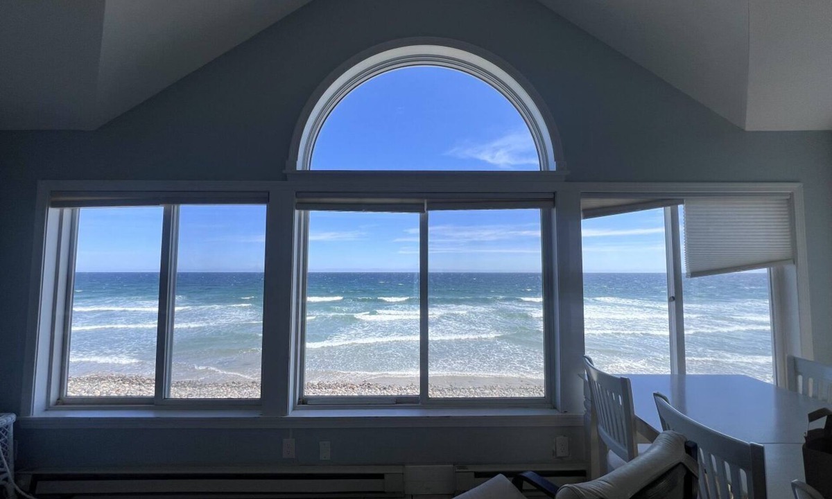 Ogunquit - Wells Condo | Rare Peak Summer Beachfront | Sleeps 8 | Kayaks, Surfboards, SUPs | Dog Friendly