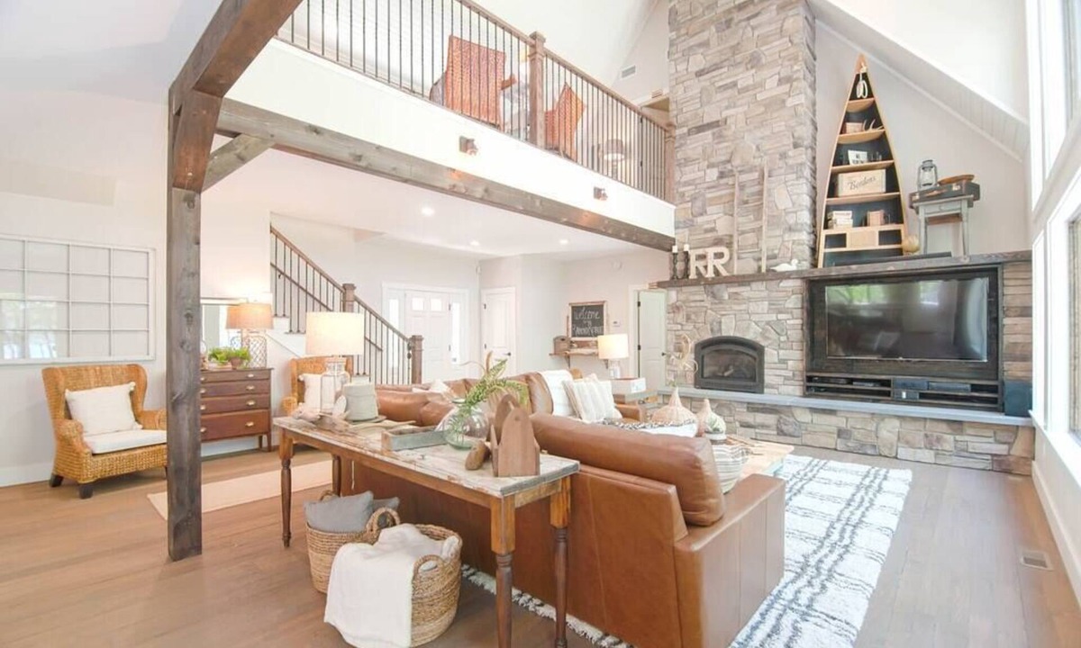 Raymond House | Raymond Retreat - Luxury Lake House