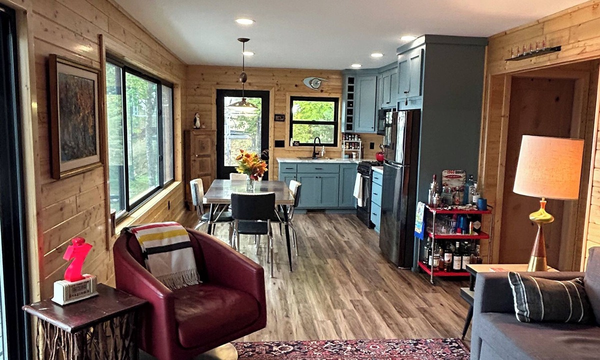 Longville Cabin | Recharge at this tranquil getaway, inches from Lake Wabedo!