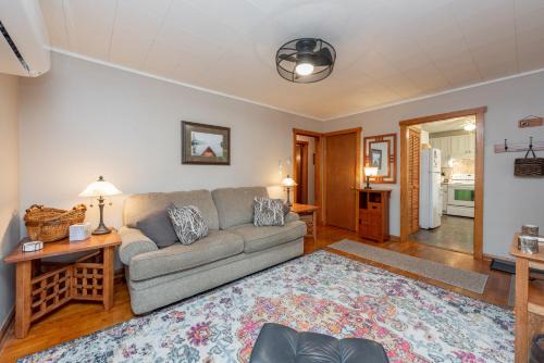 Thayerville House | Red Cottage