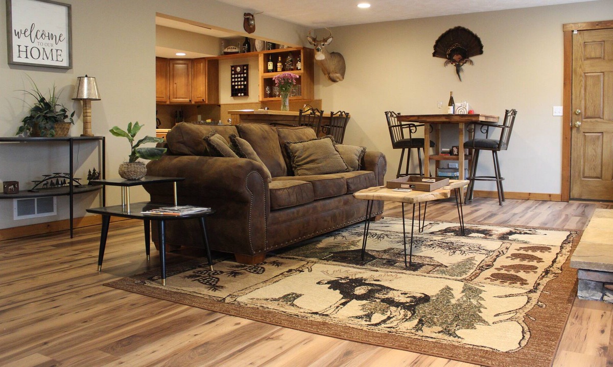 Solon Township House | 🌲Red Flannel Suite - Kid & 🐾 Friendly w/ Patio & 🔥 Pit!