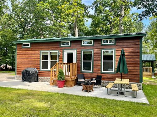 Howell House | Redwood Chalet Cottage