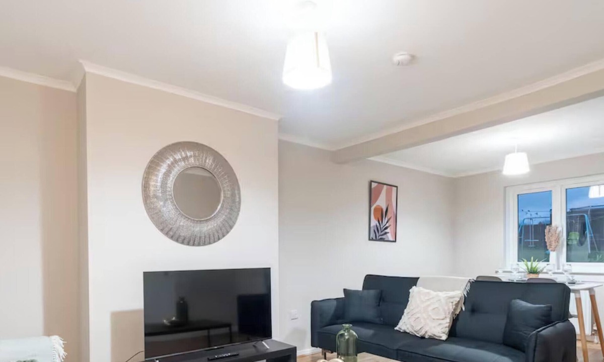 Bishopton Apartment | Refreshing Modern Apartment in Renfrewshire