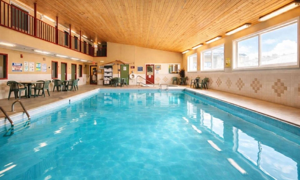 Devils Lake Hotel | Refreshing Suite w/Jetted Tub | Near Spirit Lake Casino | Free Parking!