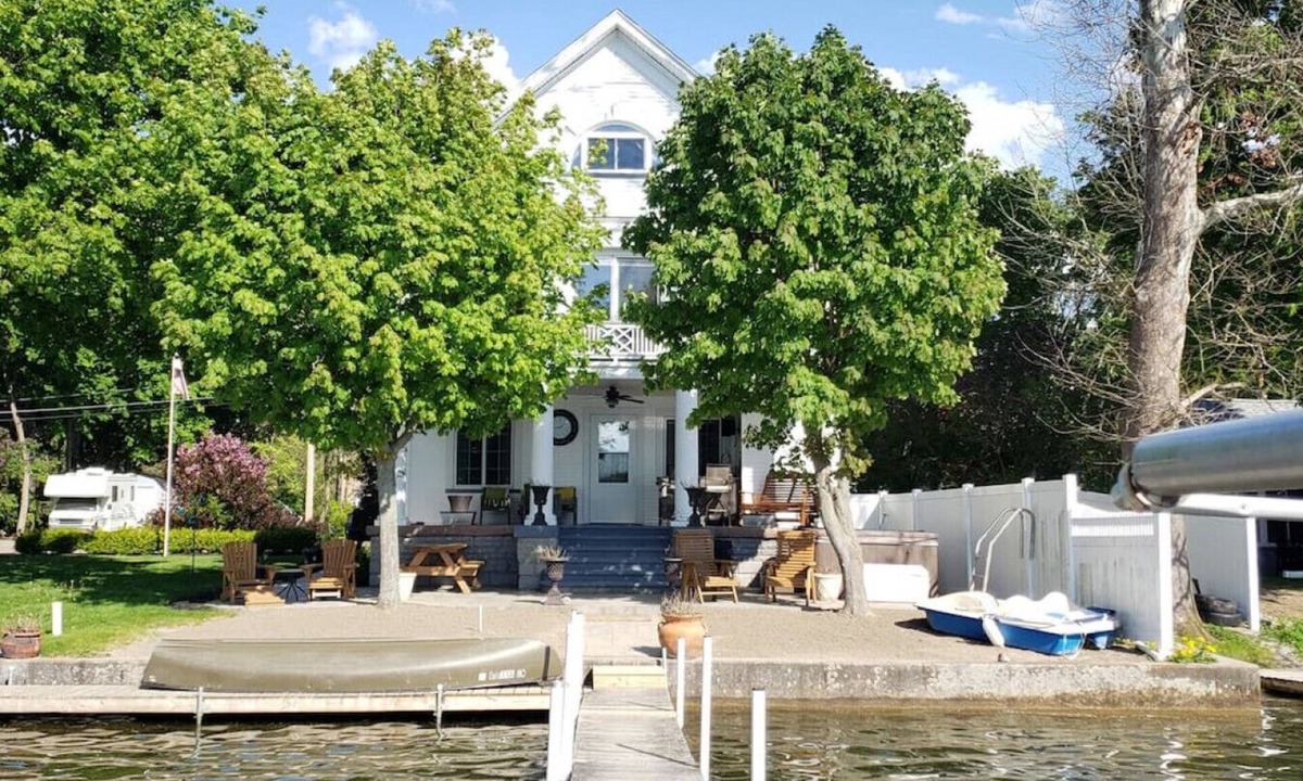 Livonia Cottage | Relax and Enjoy on Conesus Lake