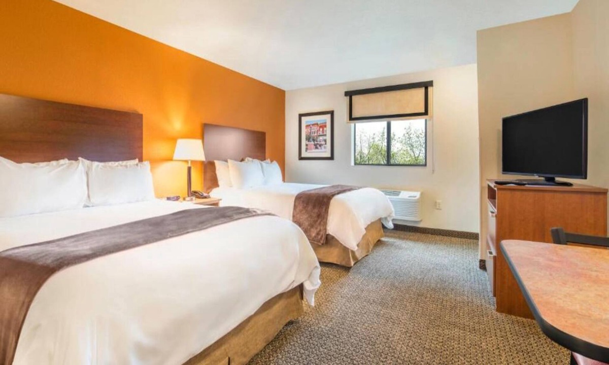 Jamestown Hotel | Relax in a Welcoming 2-Queen Room with kitchenette