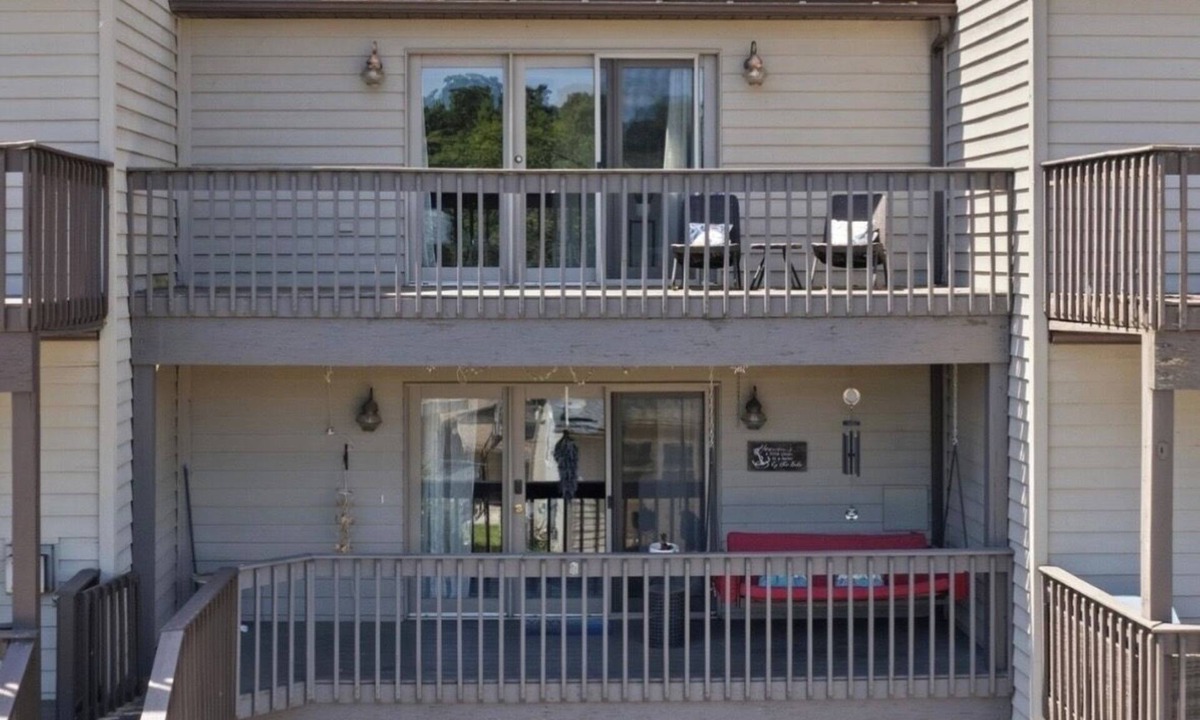 Cheat Lake House | Relaxing 4-bedroom townhome on beautiful Cheat Lake in Morgantown, WV
