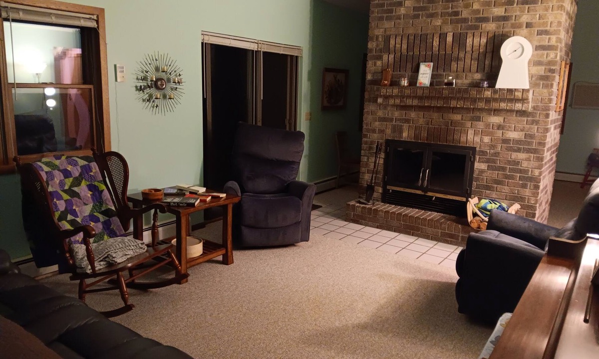 Aitkin House | Relaxing and Invigorating 5-bedroom Lakeside Home on Elm Island Lake near Aitkin