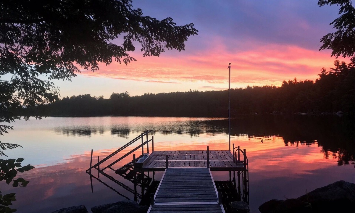 Kents Hill House | Relaxing Lakefront Retreat on Parker Pond